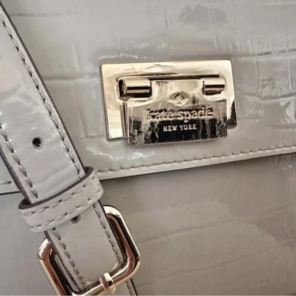 KATE SPADE KNIGHTSBRIDGE DORIS CROC EMBOSSED TAUPE LEATHER HANDBAG SATCHEL - Picture 8 of 11